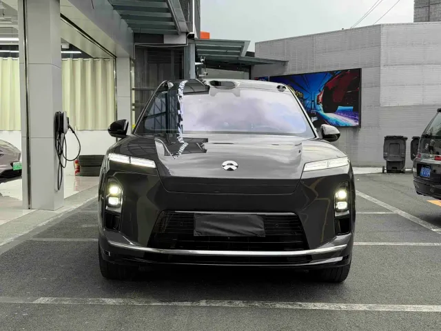 Nio ES8 — Фото автомобиля 3