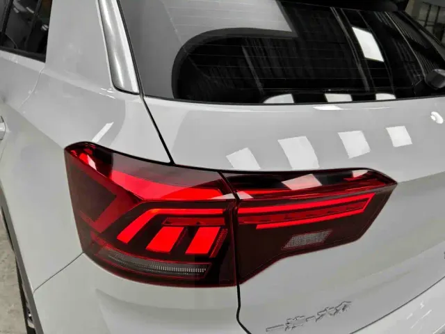 Volkswagen T-Roc — Фото автомобиля 24