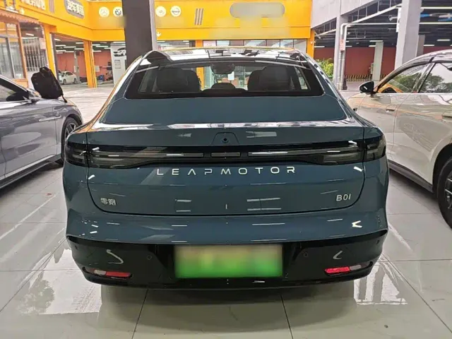 Leapmotor B01 — Фото автомобиля 5