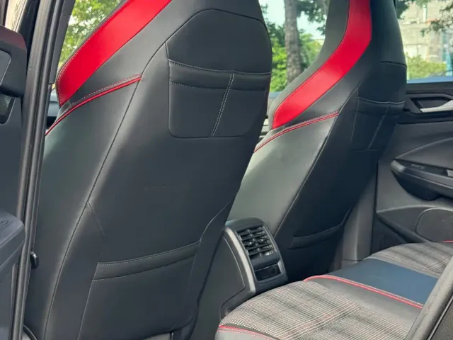 Volkswagen Golf GTI — Фото автомобиля 13