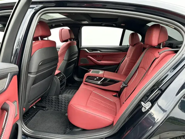 BMW 5 Series — Фото автомобиля 5
