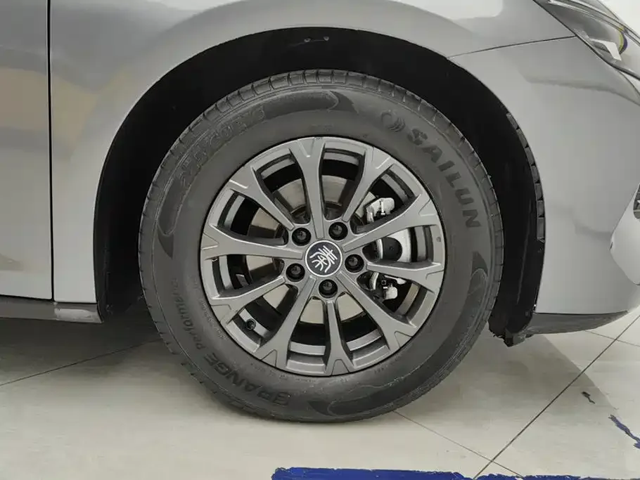 BYD Qin L 2024 DM-i 80KM Leading Edition — Фото автомобиля 6