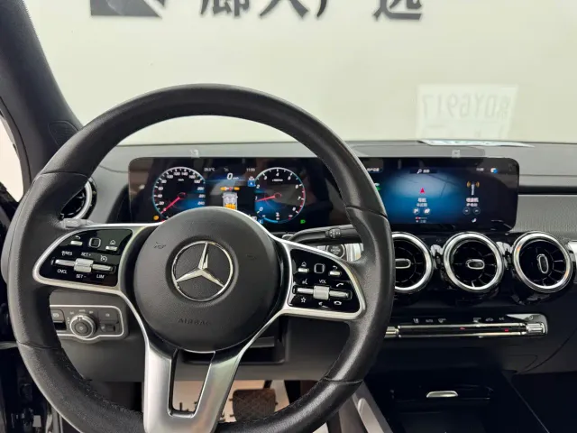 Mercedes-Benz GLB-Class — Фото автомобиля 11