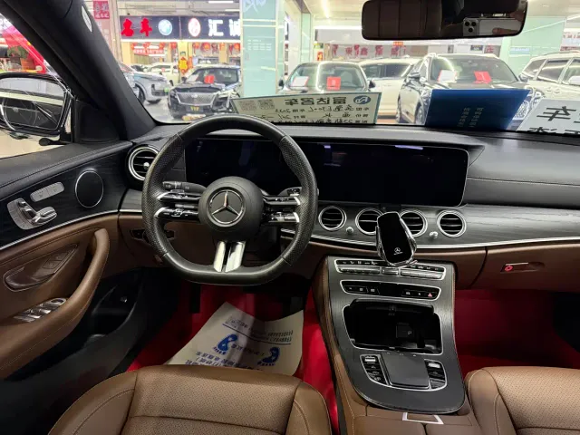Mercedes-Benz E-Class — Фото автомобиля 9