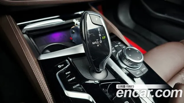 BMW 5 Series G30 — Фото автомобиля 12