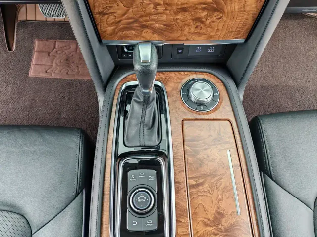 Nissan Patrol — Фото автомобиля 21