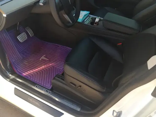 Tesla Model Y — Фото автомобиля 9