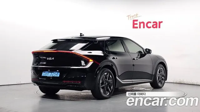 Kia EV6 — Фото автомобиля 2