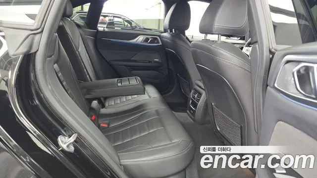 BMW i4 — Фото автомобиля 18