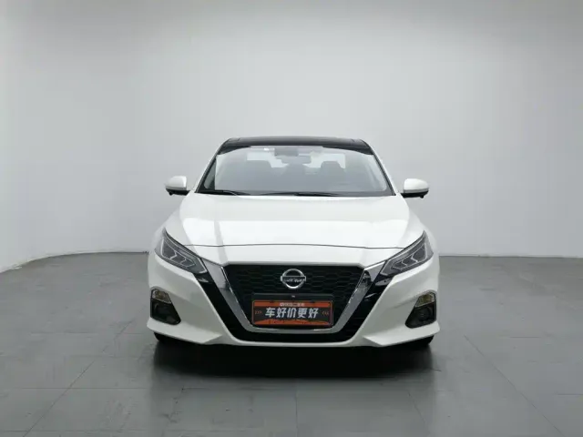 Nissan Teana — Фото автомобиля 3