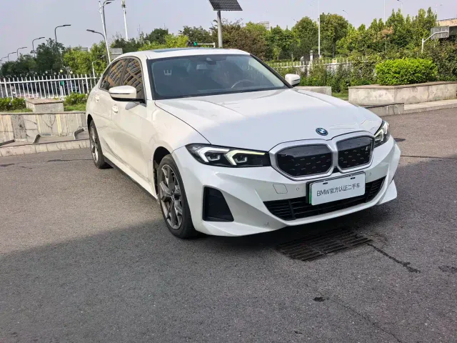 BMW i3 — Фото автомобиля 3