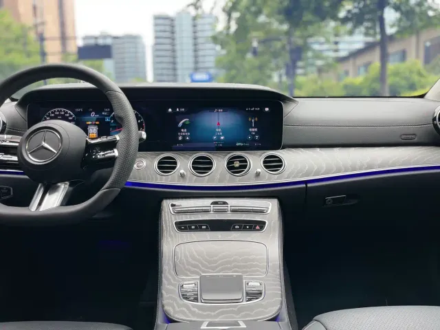 Mercedes-Benz E-Class — Фото автомобиля 9