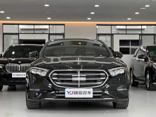 Mercedes-Benz E-Class — Фото автомобиля 2