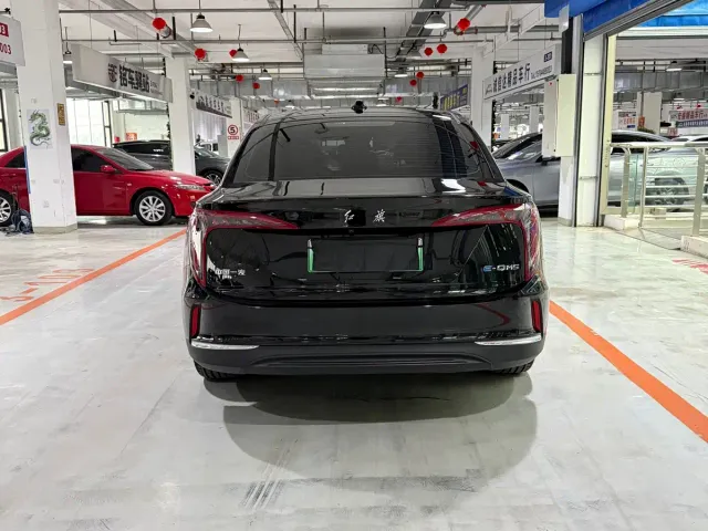 Hongqi E-QM5 — Фото автомобиля 5