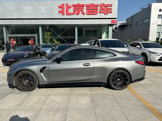 BMW M4 — Фото автомобиля 2