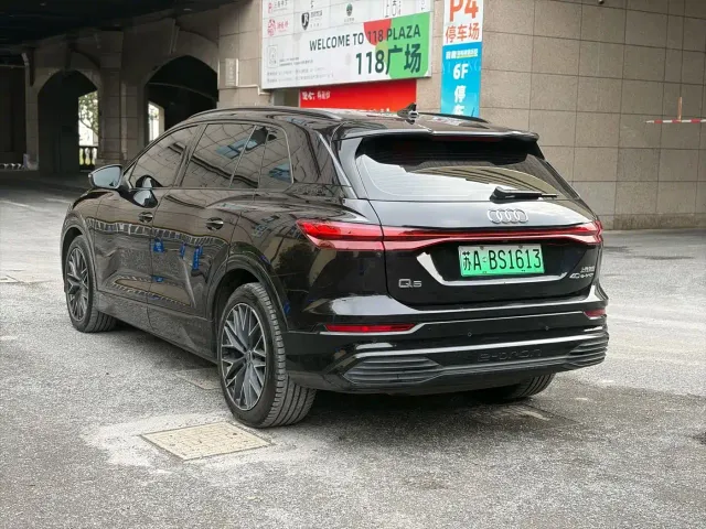 Audi Q5 e-tron — Фото автомобиля 9