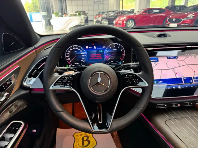 Mercedes-Benz E-Class — Фото автомобиля 9