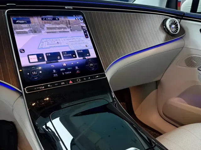 Mercedes-Benz EQE SUV — Фото автомобиля 13