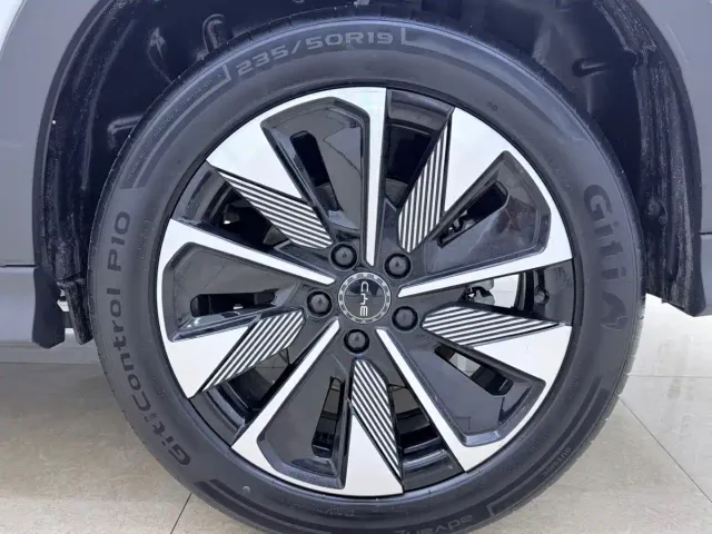 BYD Song PLUS — Фото автомобиля 23
