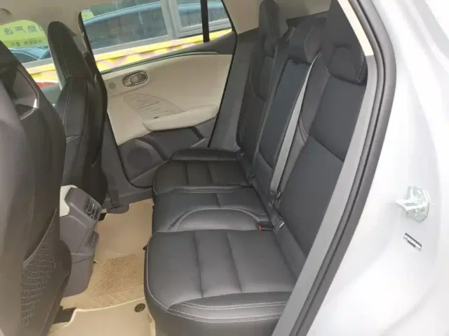 Lynk & Co Lynk & Co 06 EM-P 2023 EM-P 56 Standard Range Pro — Фото автомобиля 16