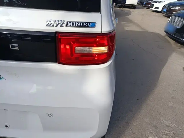 Wuling Hongguang Mini EV — Фото автомобиля 7