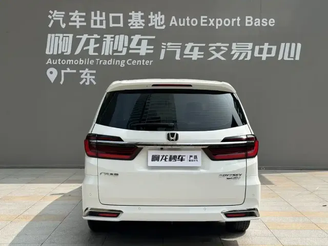 Honda Odyssey — Фото автомобиля 4