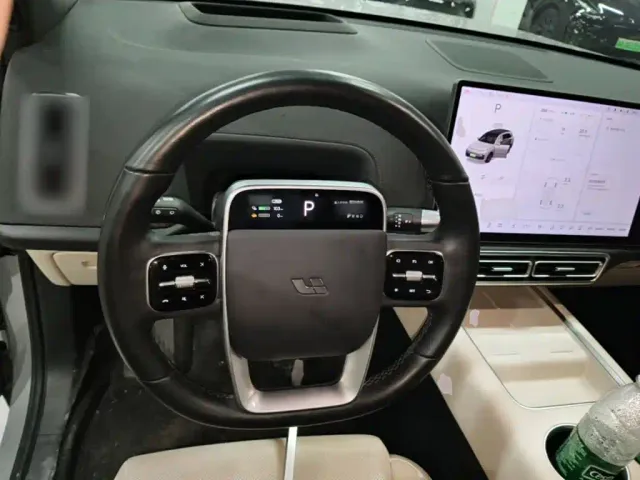 Li Auto L7 — Фото автомобиля 10