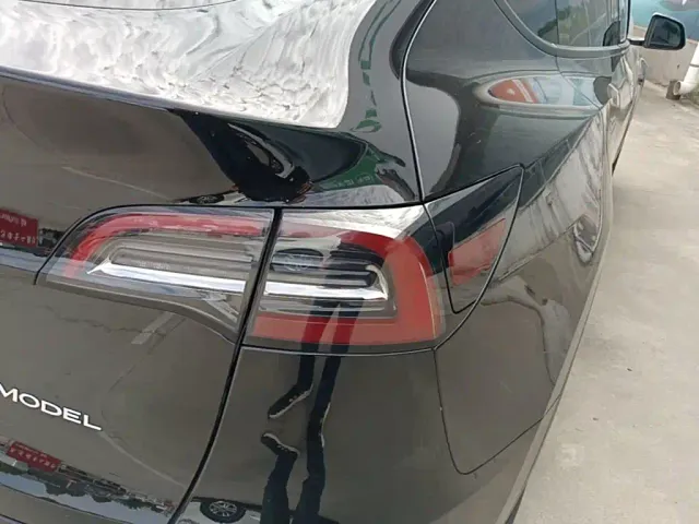 Tesla Model Y — Фото автомобиля 7