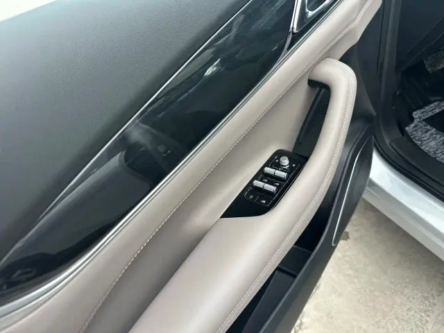 Geely Boyue L — Фото автомобиля 21