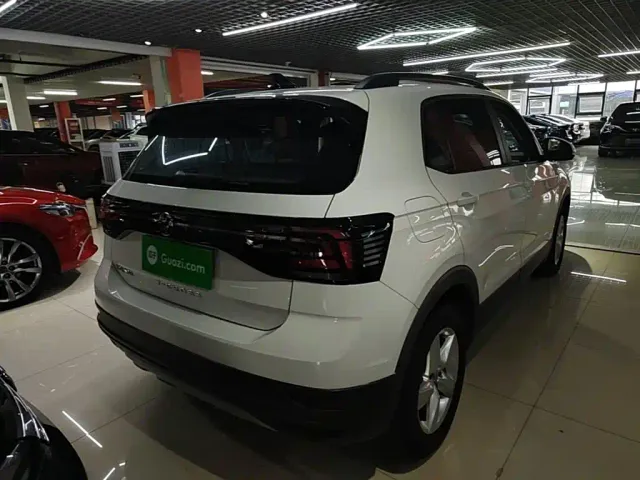 Volkswagen T-Cross — Фото автомобиля 6