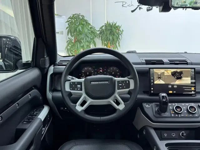 Land Rover Defender — Фото автомобиля 8