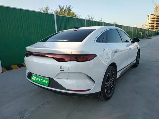 BYD Qin L — Фото автомобиля 6