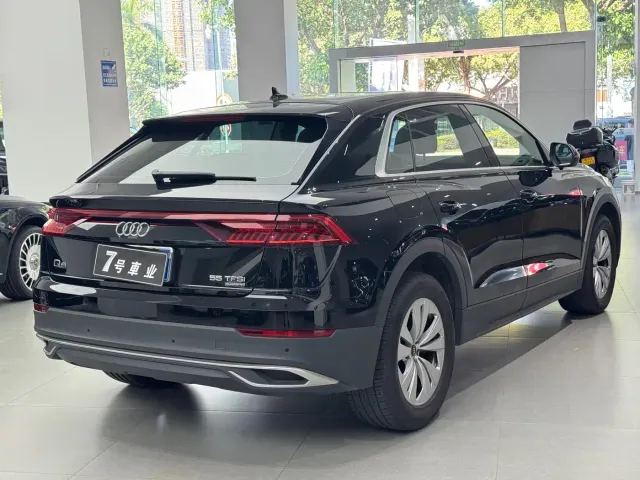Audi Q8 — Фото автомобиля 9