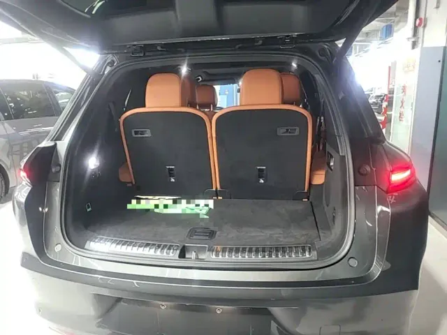 Li Auto L8 — Фото автомобиля 18