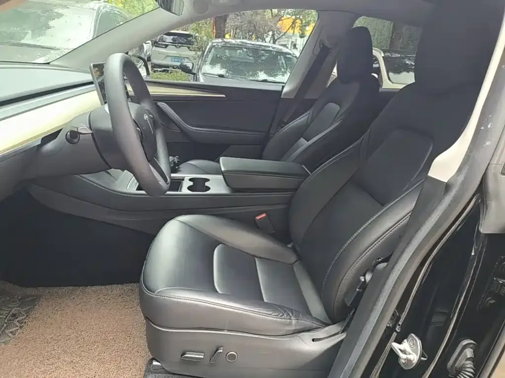 Tesla Model Y 2022 Facelift Rear-Wheel Drive Version — Фото автомобиля 14