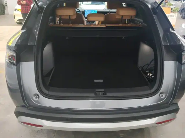 BYD Song L DM-i — Фото автомобиля 4