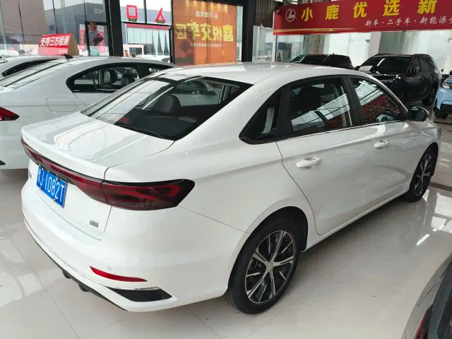 Geely Emgrand — Фото автомобиля 8