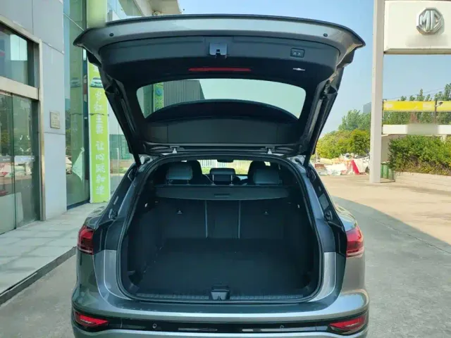 Audi Q6L e-tron — Фото автомобиля 18