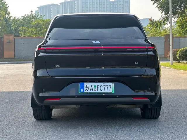 Li Auto L6 — Фото автомобиля 17