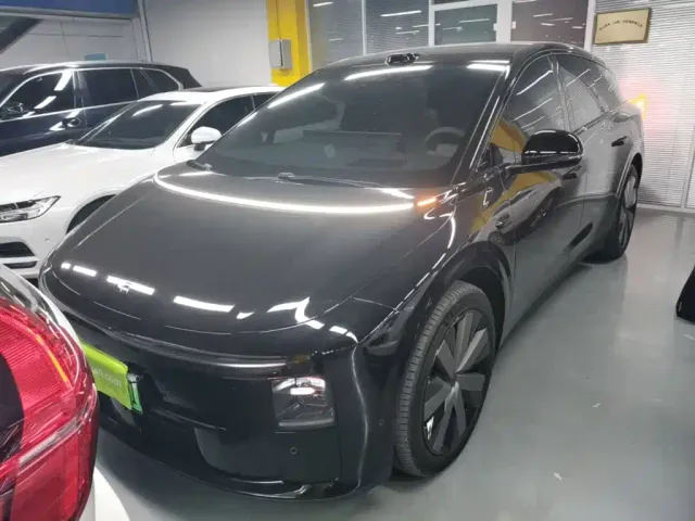 Li Auto i6 — Фото автомобиля 2