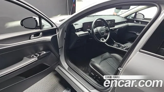 Kia K5 Новый K5 3 поколение 2.0 LPi(Для проката) — Фото автомобиля 10