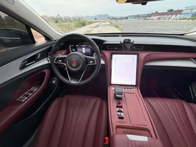 Hongqi H5 — Фото автомобиля 9
