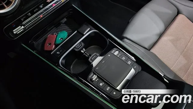 Mercedes-Benz EQB — Фото автомобиля 12