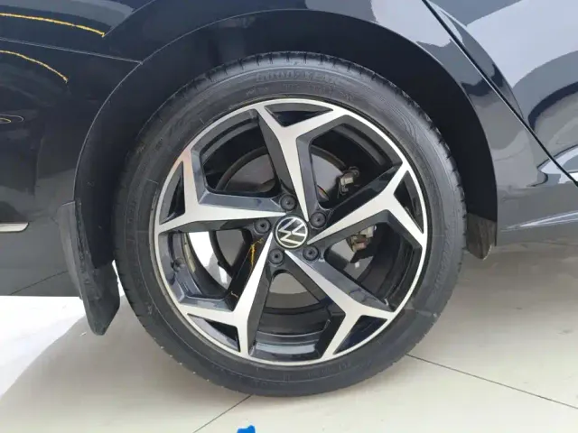 Volkswagen Passat — Фото автомобиля 6
