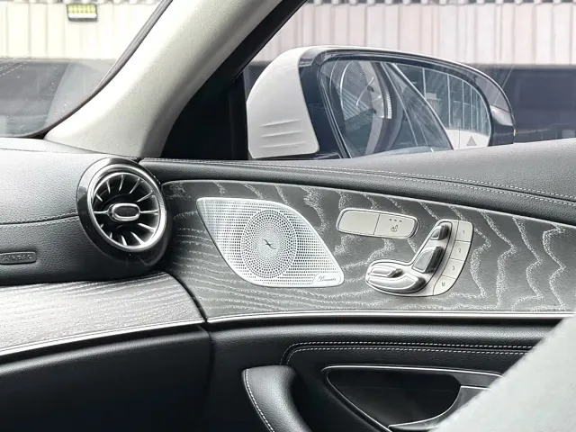 Mercedes-Benz CLS-Class — Фото автомобиля 8