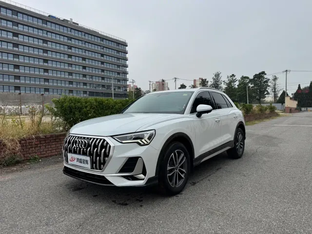 Фотография автомобиля — Audi Q3
