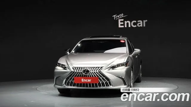 Lexus ES — Фото автомобиля 3