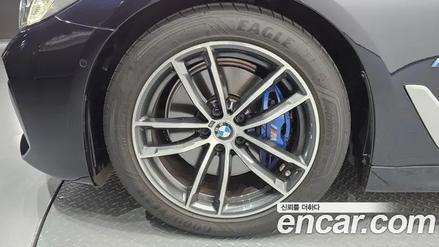 BMW 5-Series — Фото автомобиля 5