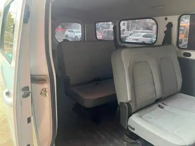 Wuling Yangguang — Фото автомобиля 3
