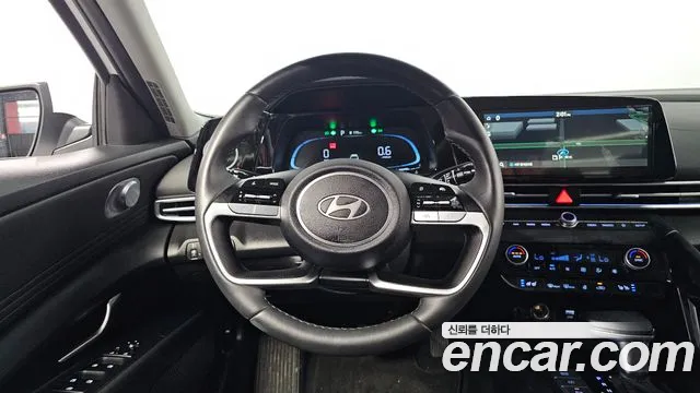 Hyundai AVANTE Новый Avante (CN7) — Фото автомобиля 12